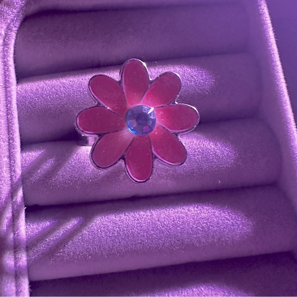 Cute flower ring